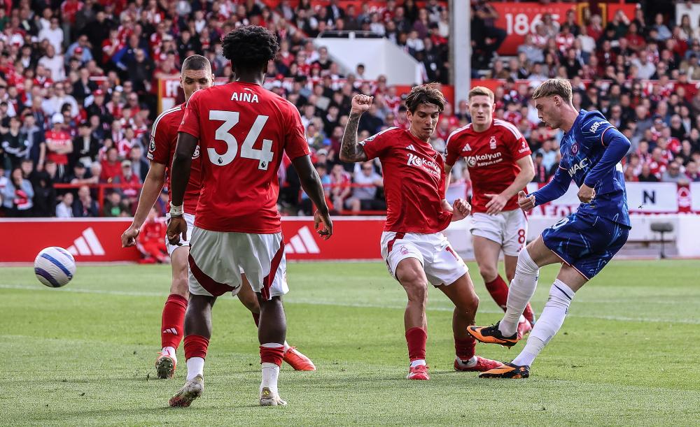 日职联半场：莱奥破门被吹，鹿岛鹿角暂0-0横滨FC
