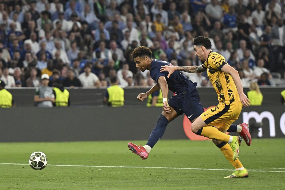 齐达内：在上海见到一个优秀的年轻人，球打得着实可以！